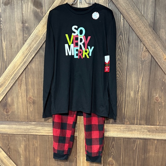NWT North Pole Trading Co.Men's So Very Merry Two Piece Sleepwear Set Size Med. - Picture 1 of 3